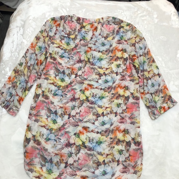 ***DONATED*** Buy Now: Antiba Femme Floral Top - Picture 4 of 6